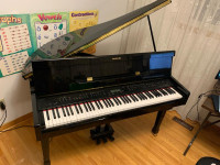 Suzuki Baby Grand Piano