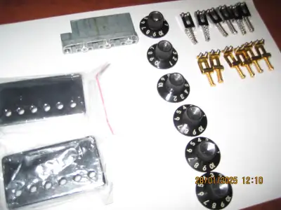 SADDLES OR ,SADDLES CHROME,BOUTONS AMPLI AVEC VIS ,VIBRATO CHINOIS MINCE,2 PICKUP COVER CHROME $10 p...