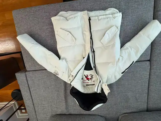 Moose Knuckles down puffer jacket ice in Men's in City of Toronto - Image 3