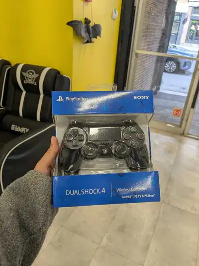 Découvrez une expérience de jeu immersive avec cette manette Sony Dualshock 4, conçue pour PS4, PS T...