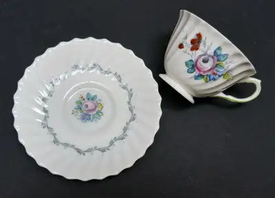 Vintage fine bone china teacup and saucer * made in England by Royal Doulton * The Chelsea Rose patt...