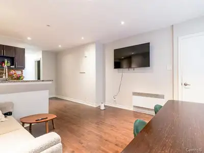Furnished 3-Bedroom Apartment--Students welcome