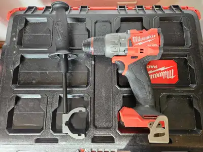 Milwaukee M18 Fuel 1/2" Hammer Drill with Handle Gen4 Like New, View more