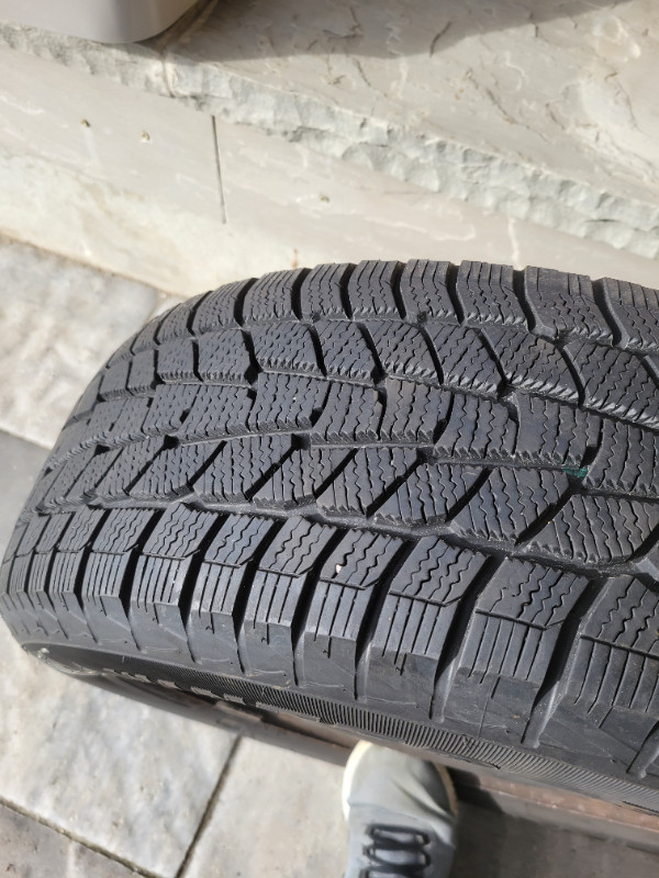 Used 216/60R16 motomaster winter edge winter tires with rim in Tires & Rims in Guelph
