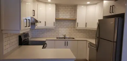 3 bedrooms, 1 bathroom, laundry in unit, private back-yard, AC, located in a great area!! CALL or TE...