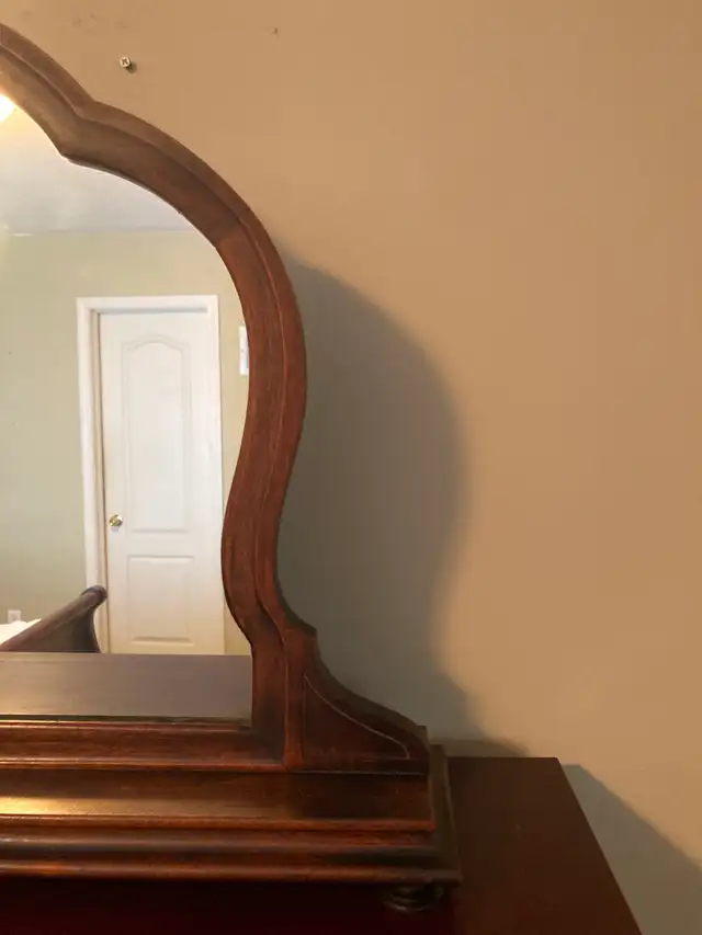 Antique Walnut Dresser Mirror Tabletop Vanity Shaving Art Deco in Arts & Collectibles in Oakville / Halton Region - Image 5