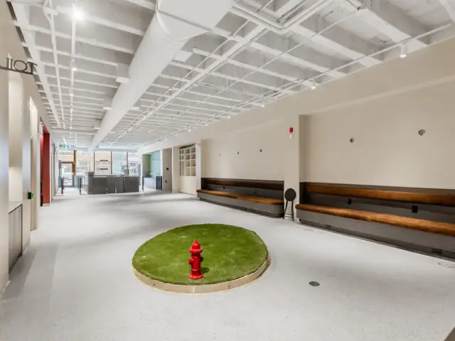 Prime Retail on Queen West in Commercial & Office Space for Rent in City of Toronto - Image 10