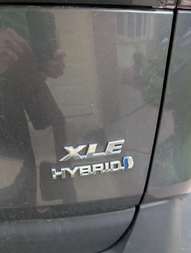 2021 Toyota RAV4 XLE Hybrid