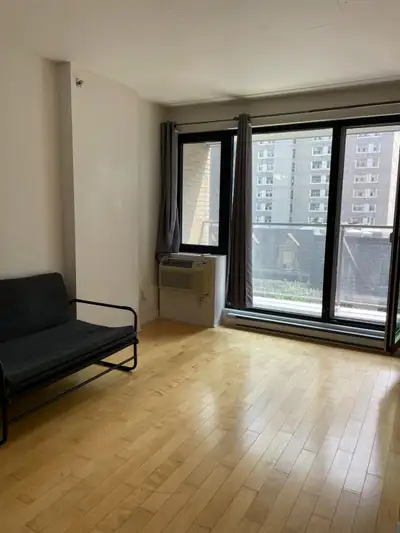 Semi furnished 2 1/2 apt (metro Atwater/metro Concordia)