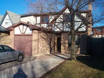 • Share detached house in Pickering West Shore with senior citizen. • Private bedroom for single occ...