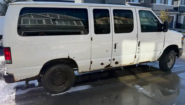 2011 Ford E-150 Van 505829800270243843