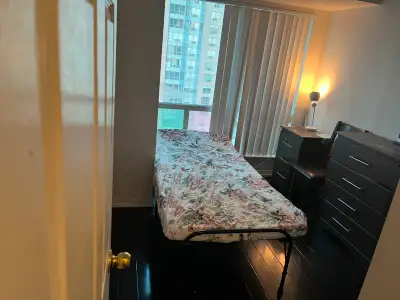 ROOM FOR RENT IN BEAUTIFUL EXPENSIVE LUXURY CONDO WITH FREE SWIMMING POOL, FREE GYM, FREE SAUNA, FRE...