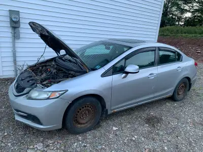 2013 honda civic No inspection Brakes gone Exhaust hanging Has rust No AC Car starts, runs and drive...
