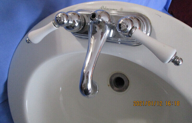 Oval Solarware Steel Sink in Plumbing, Sinks, Toilets & Showers in Kingston - Image 3