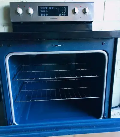 Samsung  Range Oven Stove  --- $199 Need Repair or For Parts, View more
