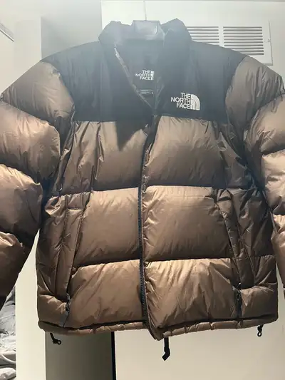 Worn twice, pretty much brand new. Pick up only, e transfer only.