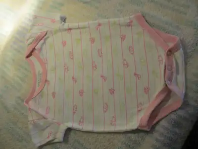 Cache-couche parfait état taille 3 mois (C34), View more