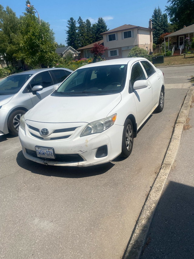 Toyota Corolla 2012 white for sale in Cars & Trucks in City of Toronto - Image 2