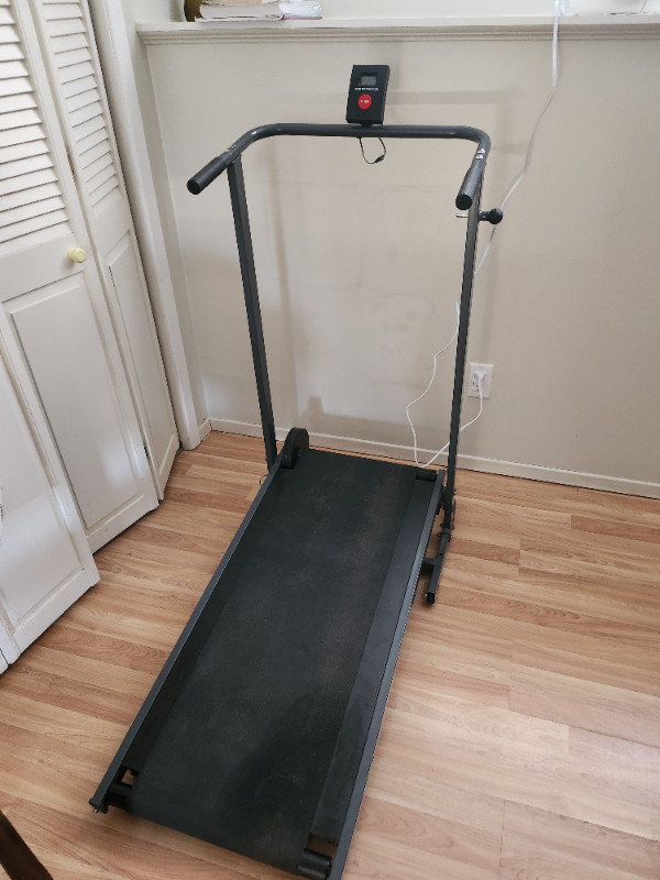 Foldable Manual Treadmill in Exercise Equipment in Thunder Bay