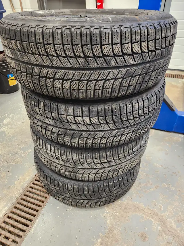 Set of 4 Michelin X Ice Snow Tires 225/60R17 in Tires & Rims in Oshawa / Durham Region - Image 2