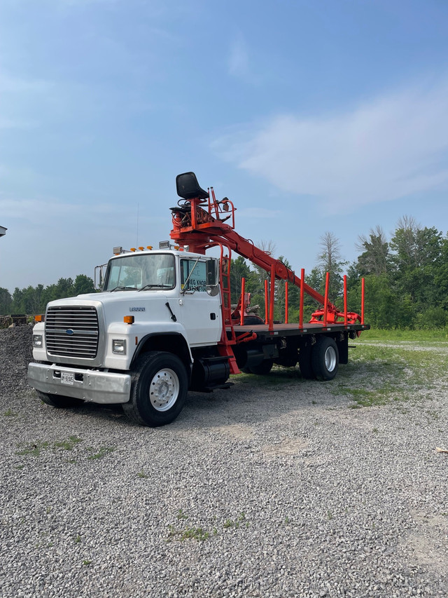 1996 Ford L8000 Log Truck in Heavy Trucks in Brockville