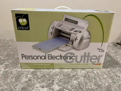 Condition: gently used, nearly new Looking to see if a Cricut is for you? Selling a gently used, ori...