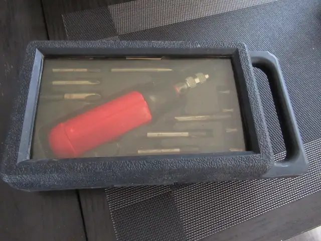 Screwdriver Set with Multiple Ends in Locking Case with Handle486804929192273922