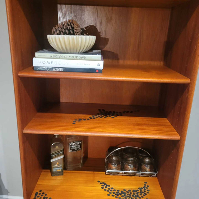 Vintage Teak Bookshef  in Hutches & Display Cabinets in Mississauga / Peel Region - Image 3