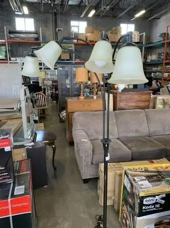 DECORATIVE 4 PENDANT FLOOR LAMP