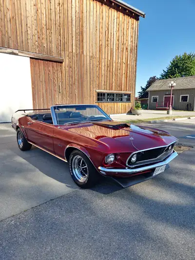 a real 351w convertible very collectable restored and works as it should power top- paint is in exce...