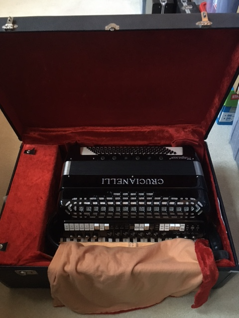 Crucianelli Electronic/Acoustic Accordion in Pianos & Keyboards in Edmonton - Image 4