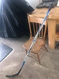Bâton Hockey Wizard SBK fibre.$20. 514 566 3430