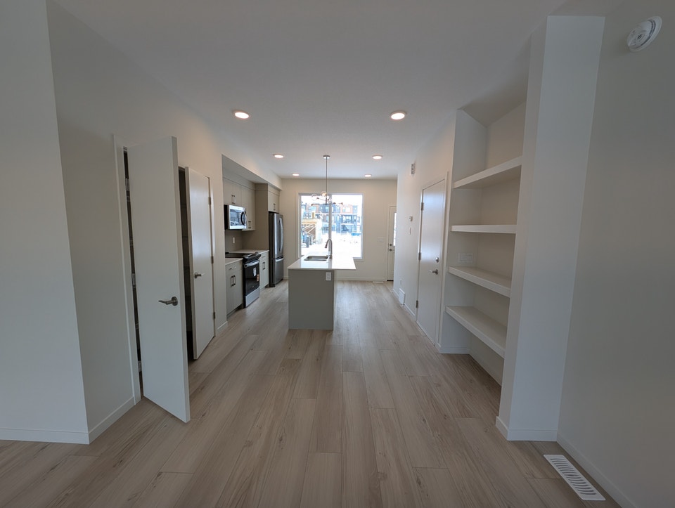 Beautiful Brand new Spacious 3 Bedroom, 2.5 Bath (Main Floor) 3