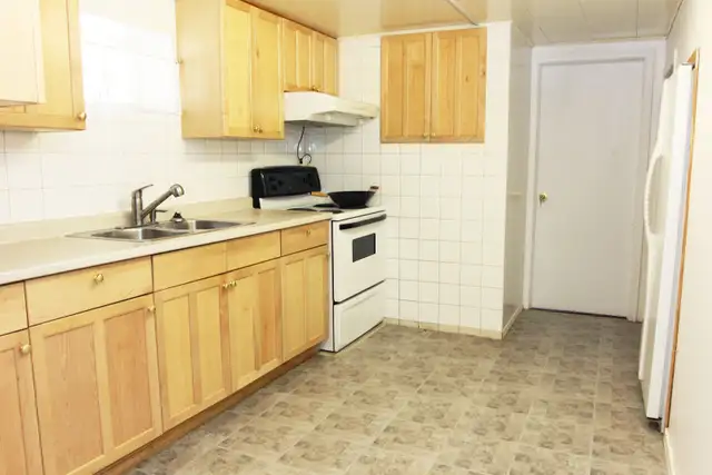1 Large room to rent @ Finch & Weston road Sep 1-2026 in Room Rentals & Roommates in City of Toronto - Image 6