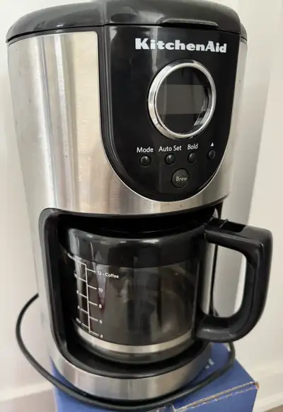 KitchenAid drip coffee maker. Works well with any ground coffee.
