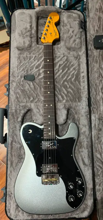 Purchased in October. It plays beautifully and it’s hardly been played. Two V-Mod II Double Tap™ hum...