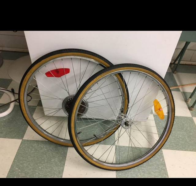Vintage 24 inches tyres onrim (made in Taiwan )with 5 cassette in Frames & Parts in Markham / York Region