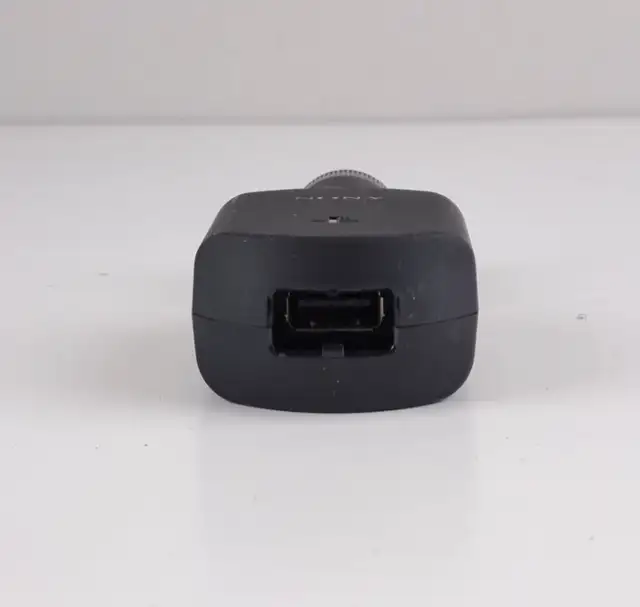 Sony PS Vita Car Adaptor Charger PCH-ZCA1 Official Video Game in Sony PSP & Vita in Markham / York Region - Image 3
