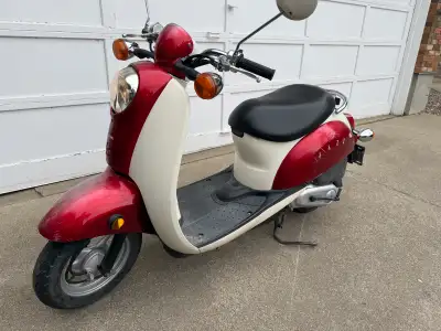 2007 Honda Jazz , 50cc Scooter. Street legal with only a learners license. Great fuel economy.perfec...