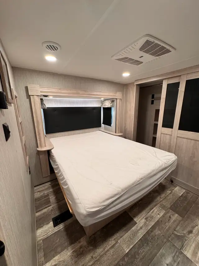 2022 Forest River sierra luxury 388bhrd in RVs & Motorhomes in Laval / North Shore - Image 7