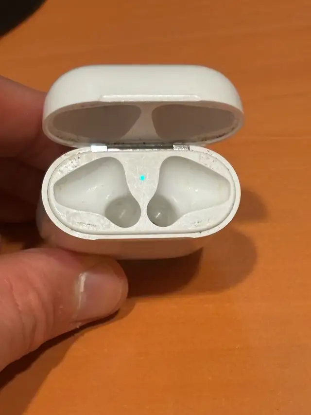 AirPod Case402835236340387843