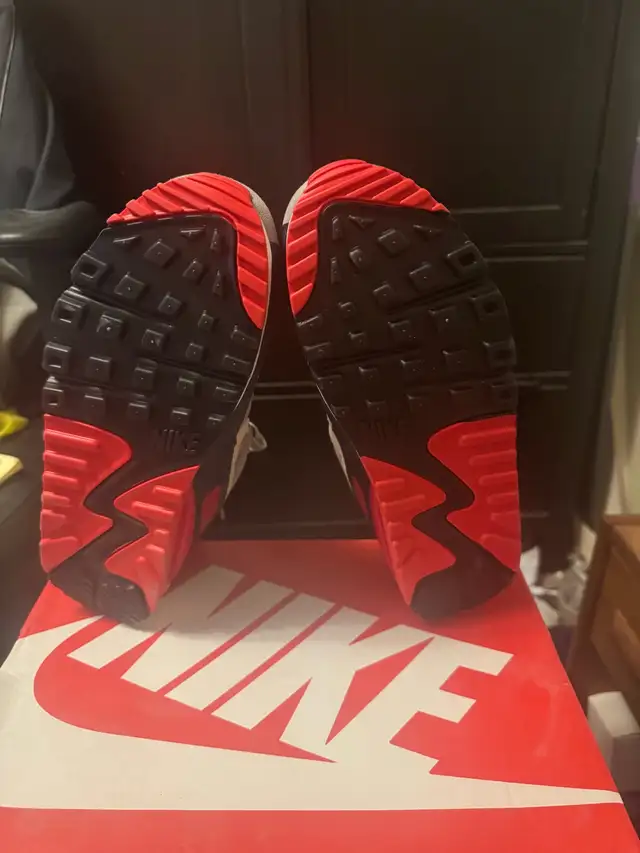 Nike Air Max 90 - Size 9.5  in Men's Shoes in City of Toronto - Image 7