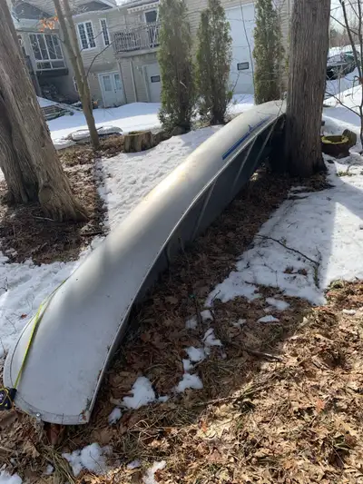 GRUMMAN 17’ CANOE MODEL 1750C ALUMINUM (UNPAINTED) BODY .080” CANOE SKIN THICKNESS ONLY USED A FEW T...