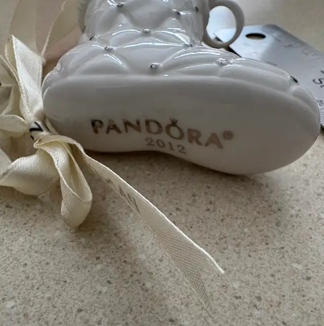 Pandora 2012 Porcelain Christmas Stocking  ornament collectible in Arts & Collectibles in Oshawa / Durham Region - Image 4