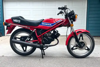 50cc motorcycle which does not require a safety. It is in excellent running condition. It has new ti...