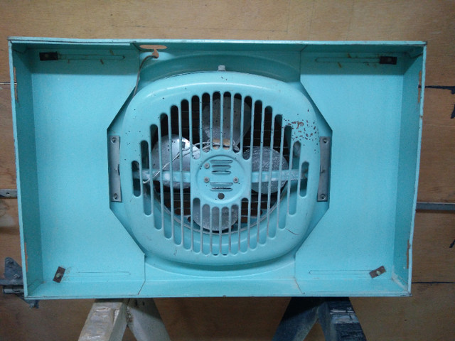 Ventilateur de fenêtre fan boîte en contreplaqué à air climatisé dans Chauffage et climatisation  à Longueuil/Rive Sud - Image 2