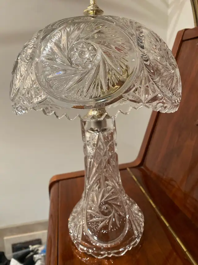 Vintage Mushroom Crystal Table Lamp in Indoor Lighting & Fans in City of Toronto - Image 3
