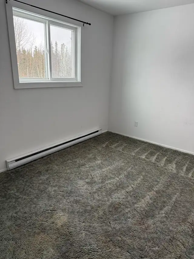 3 Bedrooms, 1 Bath Townhouse in Long Term Rentals in Smithers - Image 8