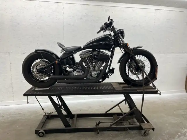 2013 CUSTOM ONE OF A KIND BOBBER HD ENGINE in Street, Cruisers & Choppers in Regina - Image 2