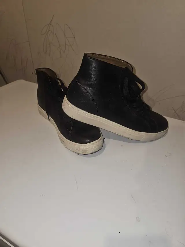Shoes PERRY ELLIS Black Leather  11.5 in Men's Shoes in Medicine Hat - Image 3